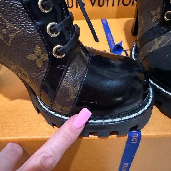 Louis Vuitton Star Trail Ankle Boot - Size 8 - Wore Once - Picture 11 of 16